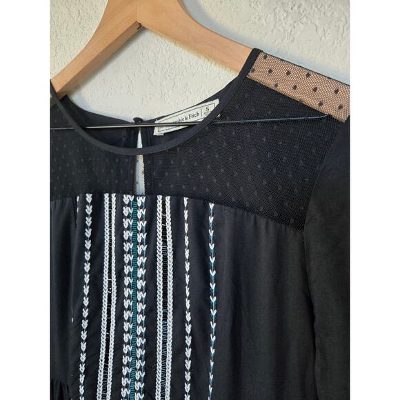Abercrombie and Fitch Black Nordic Embroidered Dress Size Small - Picture 8 of 11